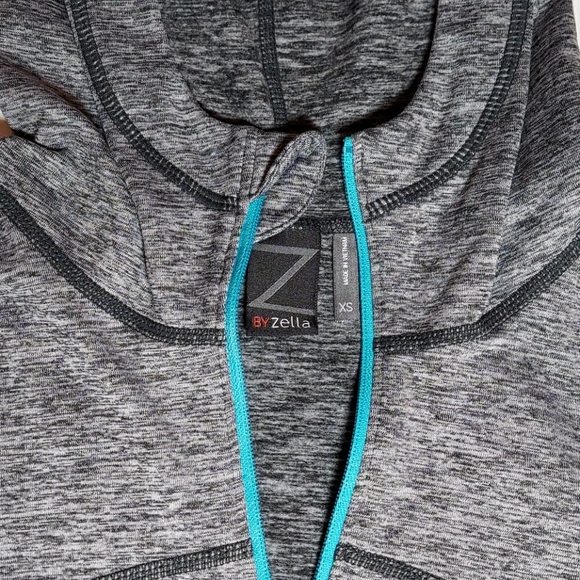 Z by Zella gray hoodie with quarter zipper sz XS - Picture 2 of 11